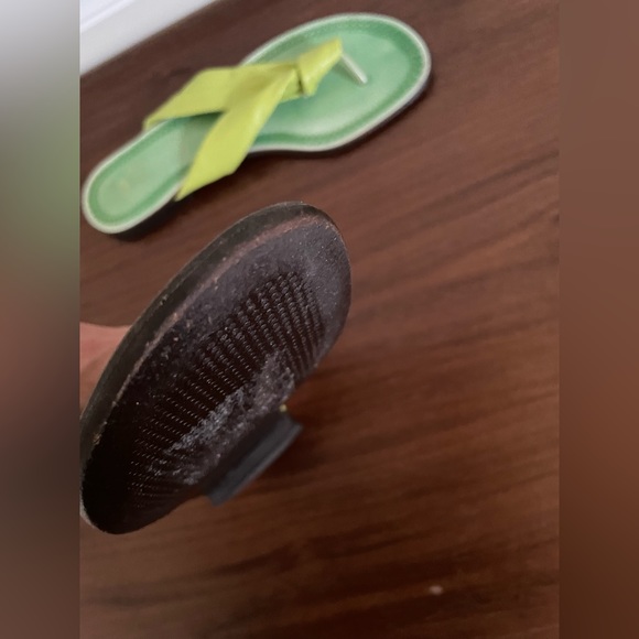 Made in Italy Lalu Green Flat Bonded Leather Sandals Size 37 - Picture 10 of 11